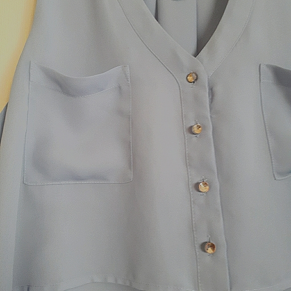 blouse - Picture 3 of 3